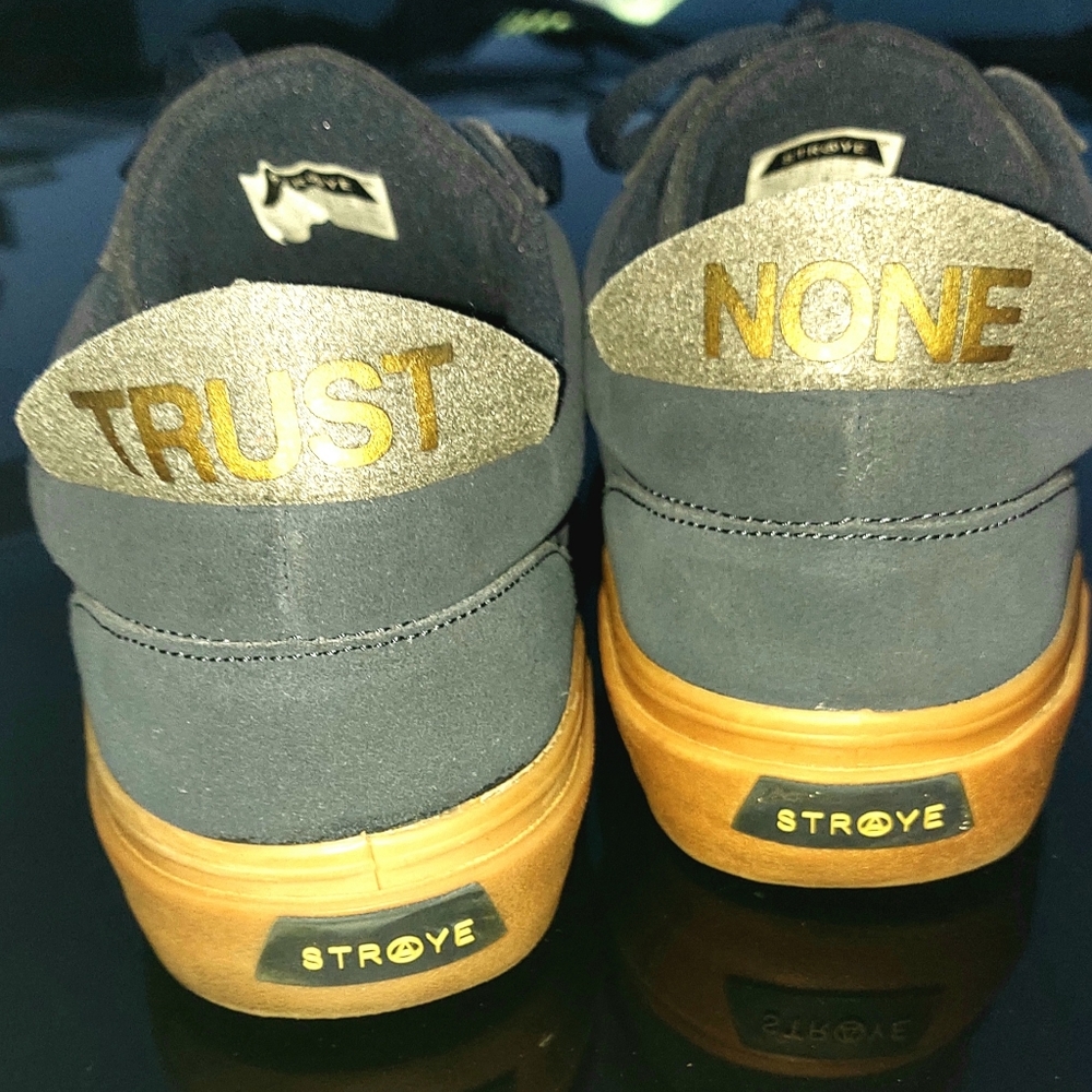 Straye Logan indigo/gum